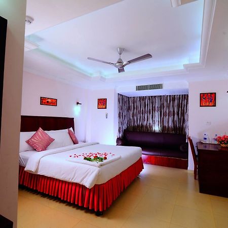 Hotel Sps Kings Way à Thiruvananthapuram Extérieur photo