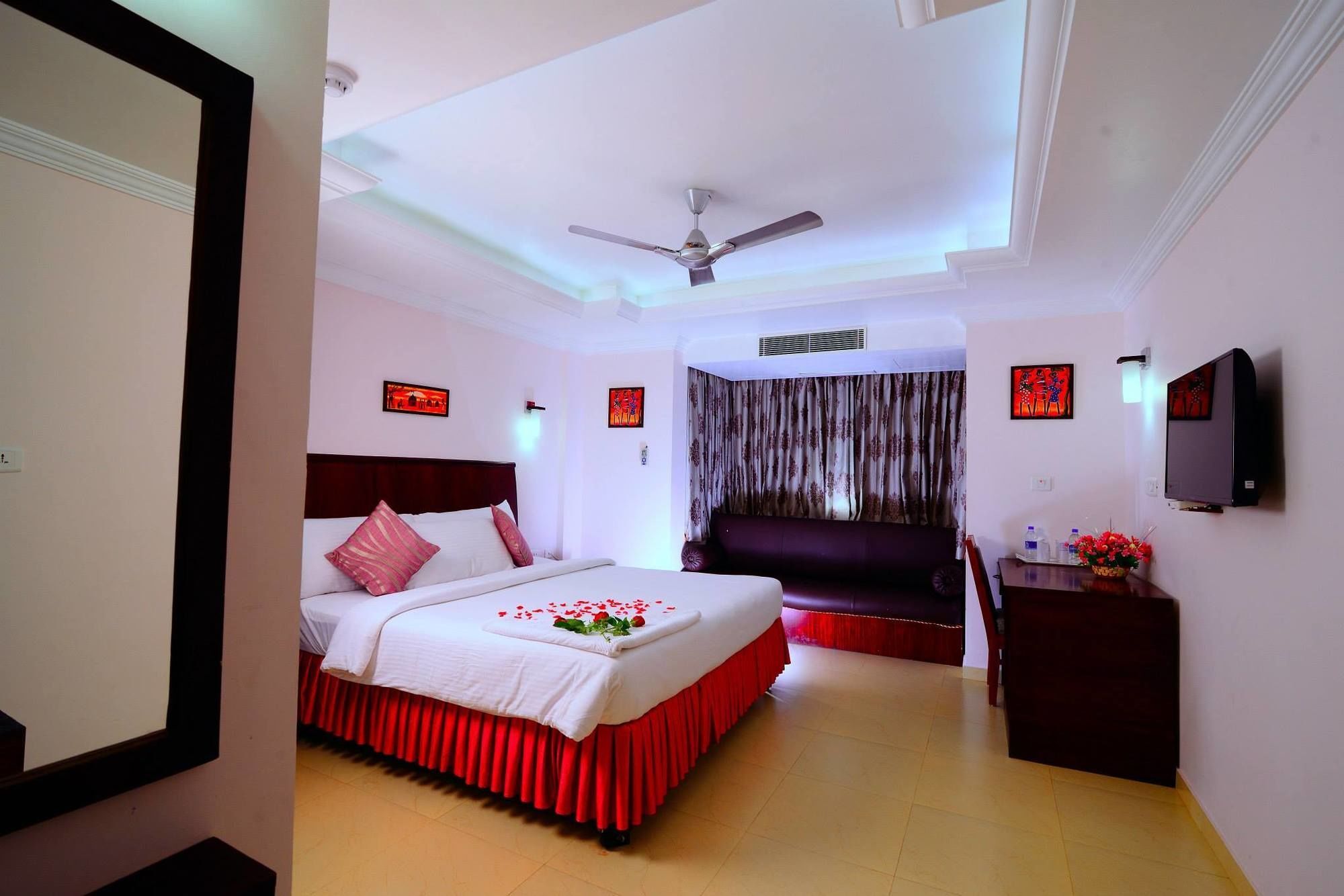 Hotel Sps Kings Way à Thiruvananthapuram Extérieur photo